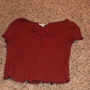 basic tshirt with 5 small buttons